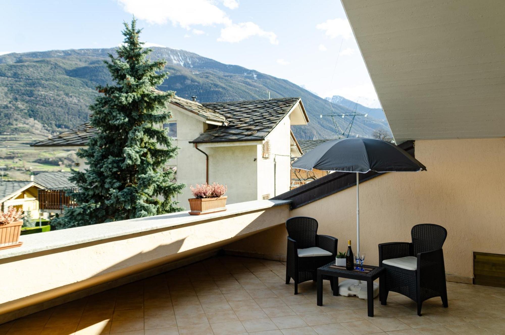 Sarre Skyline Apartment - Relax In Valle D'アオスタ エクステリア 写真